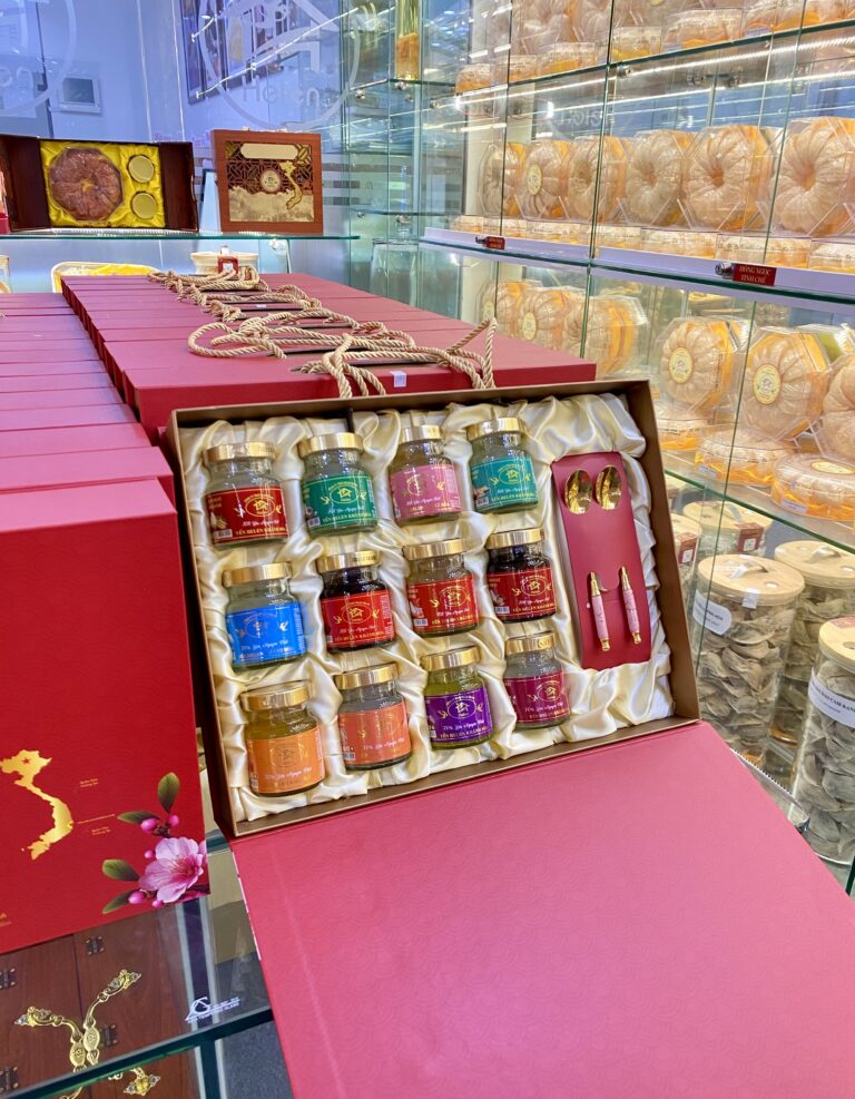 Hộp Quà 12 Hũ Yến Chưng Helen – Cao Cấp, Bổ Dưỡng, Sang Trọng